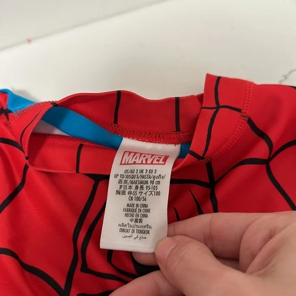 Marvel Spider-Man swimsuit, size 3 (3T) - Picture 2 of 4